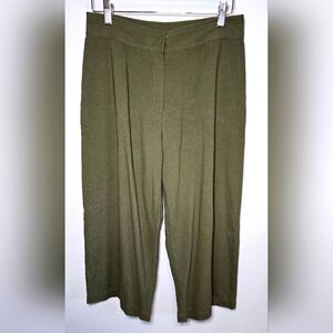 Women's Jones & Co. Olive Green Women's Capri Pants